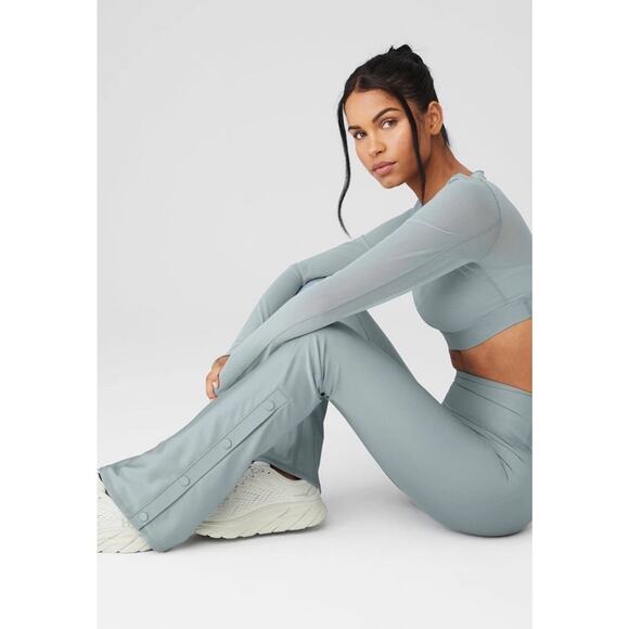 NEW ALO Airlift High Waist Game Changer Legging Cosmic Grey Size XS Flare Leg - Picture 2 of 13